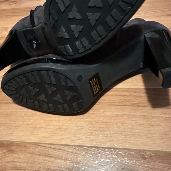 Beautiful black boots Suede - Picture 4 of 7